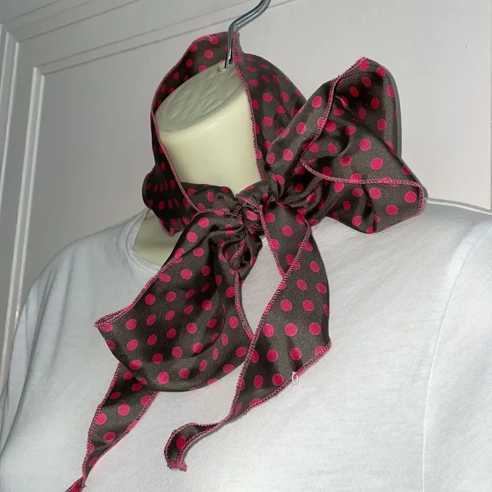 Vintage 70s or 80s gray with pink polka dots polyester neck scarf‎
